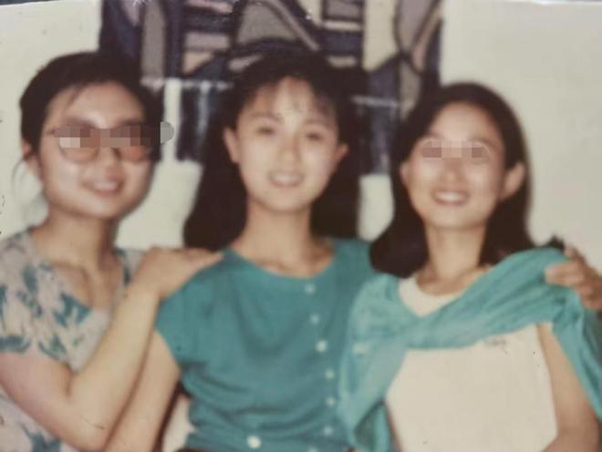 型和母亲神似知情人透露其父母背景新葡京亲人曝光朱媛媛全家福！脸(图7)