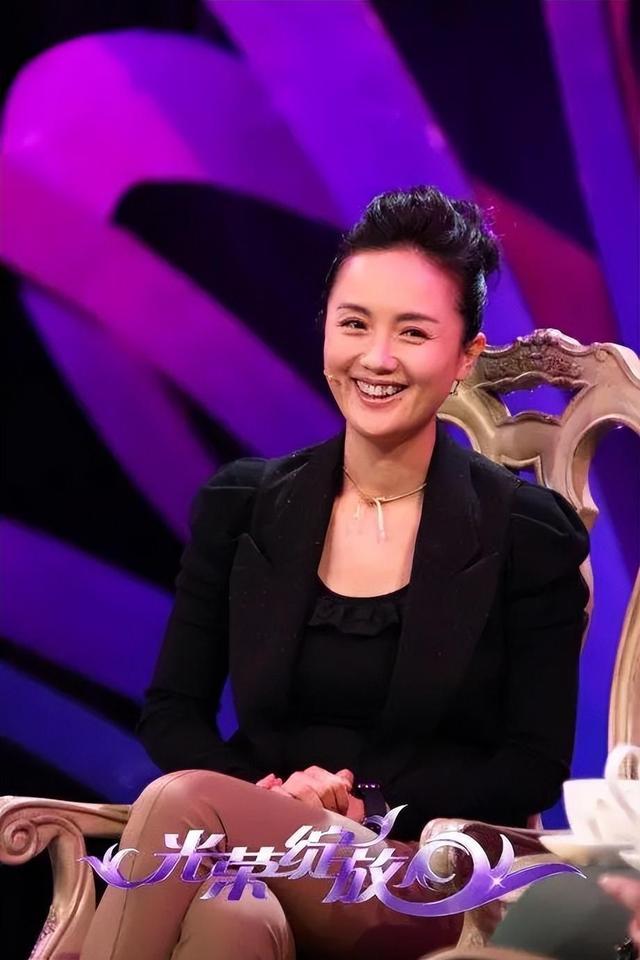 型和母亲神似知情人透露其父母背景新葡京亲人曝光朱媛媛全家福！脸(图8)