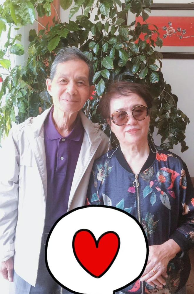 型和母亲神似知情人透露其父母背景新葡京亲人曝光朱媛媛全家福！脸(图4)