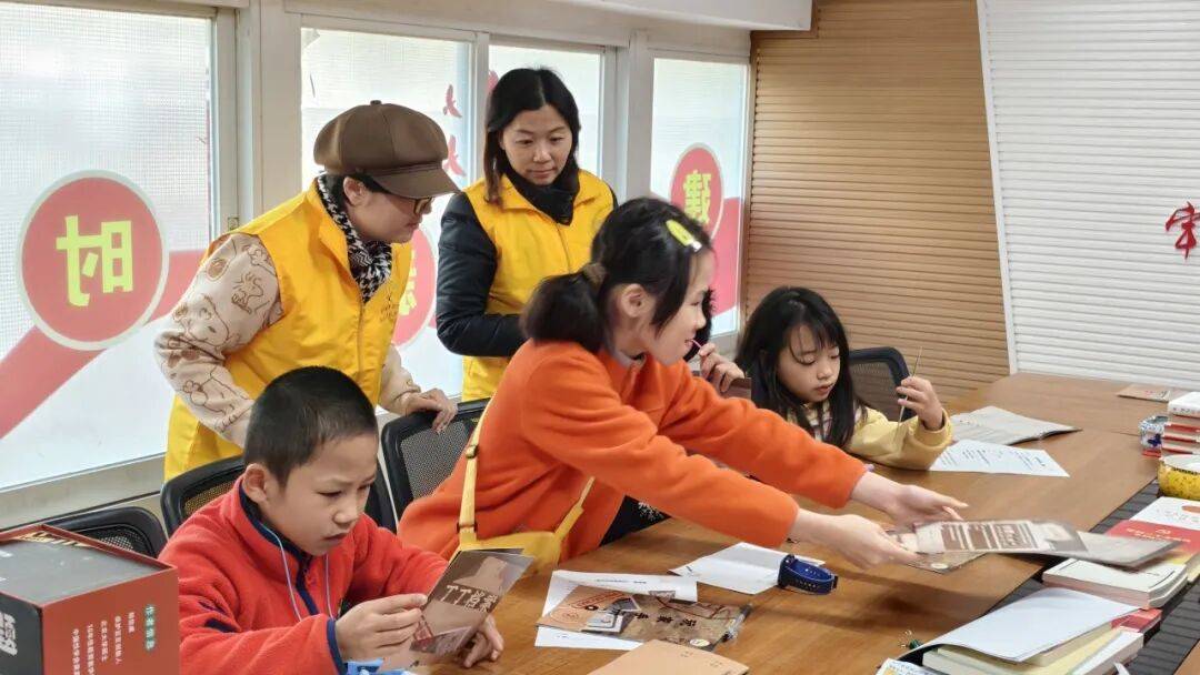 小小侦探 智闯难关——翠云轩小区业主志愿服务队开展预防性侵害儿童剧本杀活动(图2)